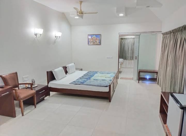 Ac Deluxe Room